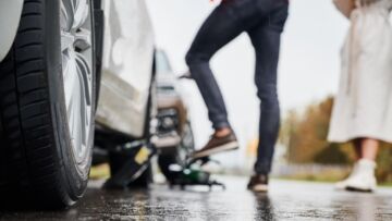 Wypadek na skrzyżowaniu w Luboniu powoduje znaczne utrudnienia w ruchu