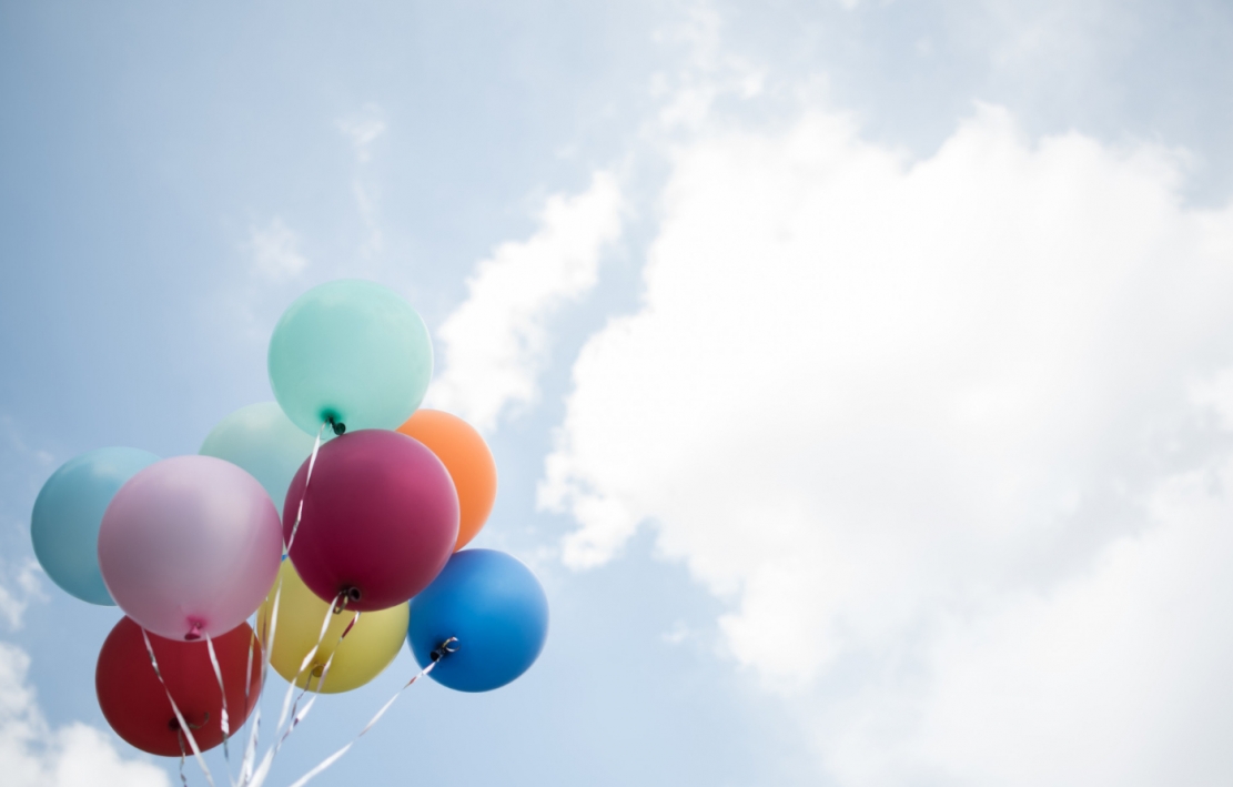 Barwny korowód z balonikami – niecodzienny start kampanii wyborczej Koalicji Mieszkańców Lubonia