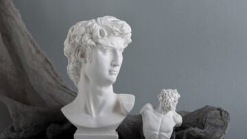 "Golem" – ikoniczna rzeźba z Alei Marcinkowskiego w Poznaniu jest demontowana. Co jest powodem?
