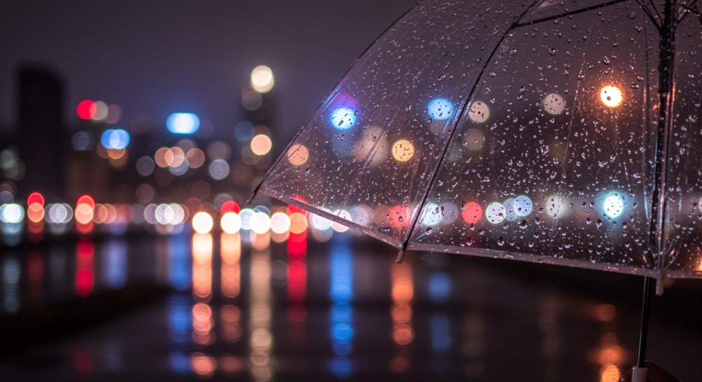 Uwaga: zamarznięte drogi i chodniki w prognozach na dziś