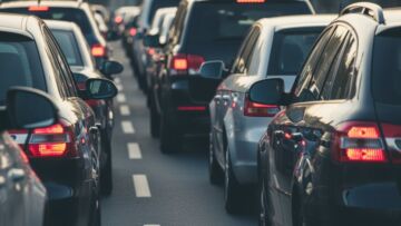Utrudnienia w ruchu i komunikacji miejskiej podczas Biegu Niepodległości 11 listopada