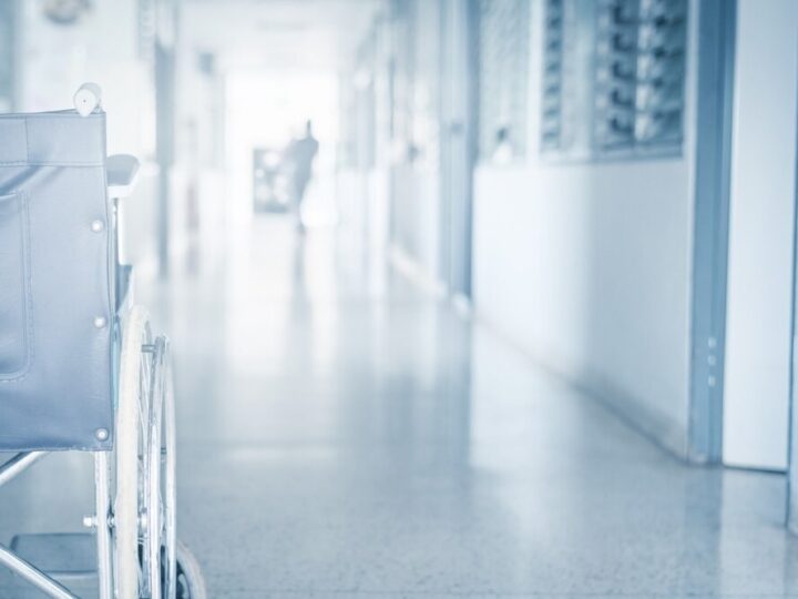 Bezpłatna infolinia wsparcia dla chorych na Alzheimera i ich rodzin