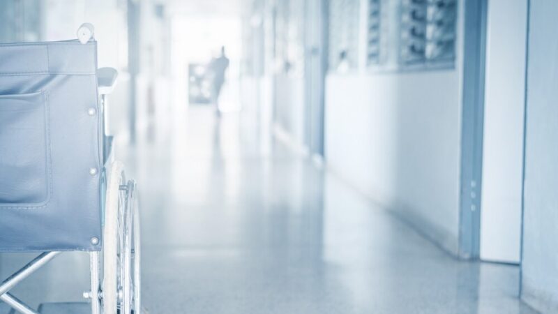 Bezpłatna infolinia wsparcia dla chorych na Alzheimera i ich rodzin