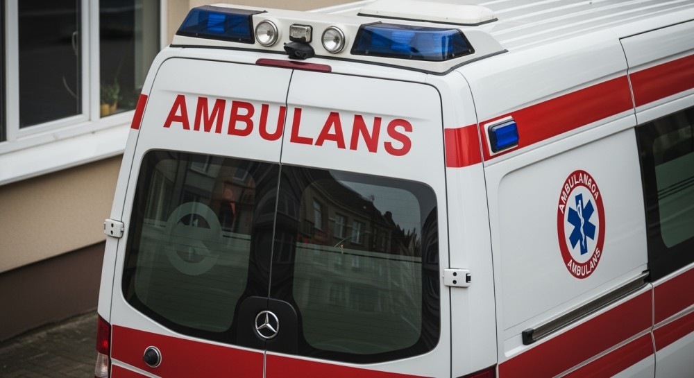 Zachowaj ostrożność na torach: odkryj znaczenie żółtej naklejki PKP!