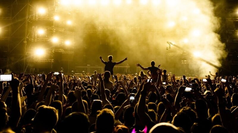 Piotr Kuźniak odda hołd Czesławowi Niemenowi podczas koncertu w Dworze Skrzynki