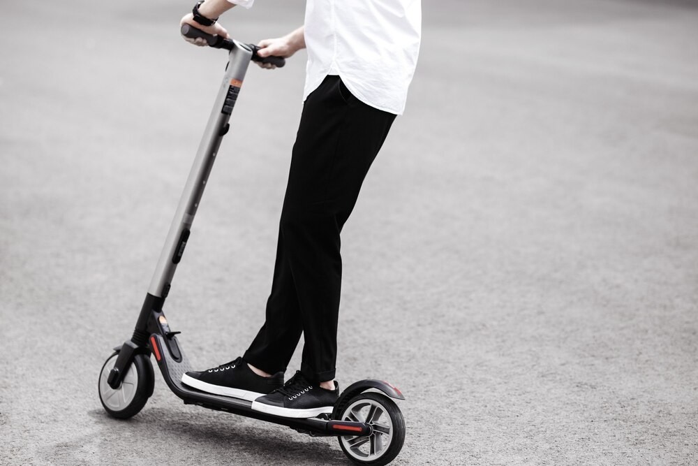 Leszno – Policja odzyskała skradzioną hulajnogę, zatrzymując sprawcę kradzieży