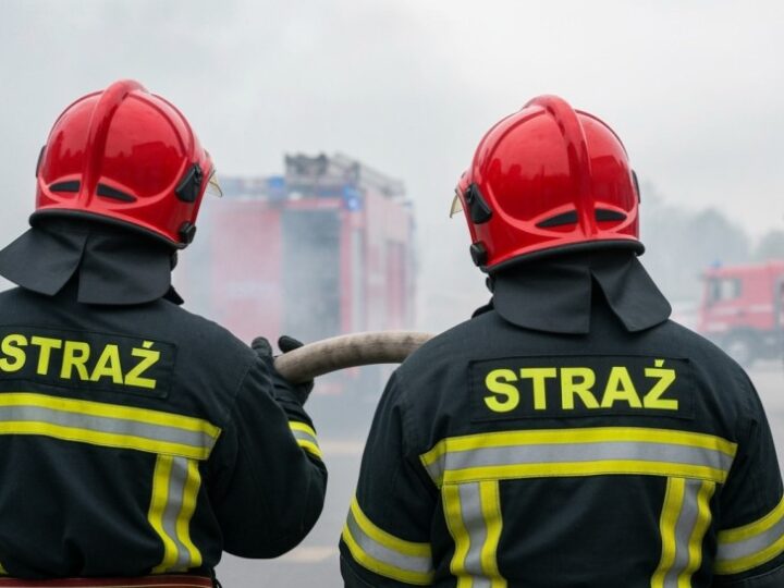 Szybka interwencja strażaków ratuje mieszkańców w pożarze budynku w Luboniu
