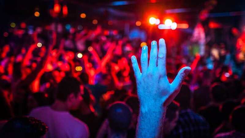 Dwór Skrzynki zaprasza na koncert Effenberg i Betley