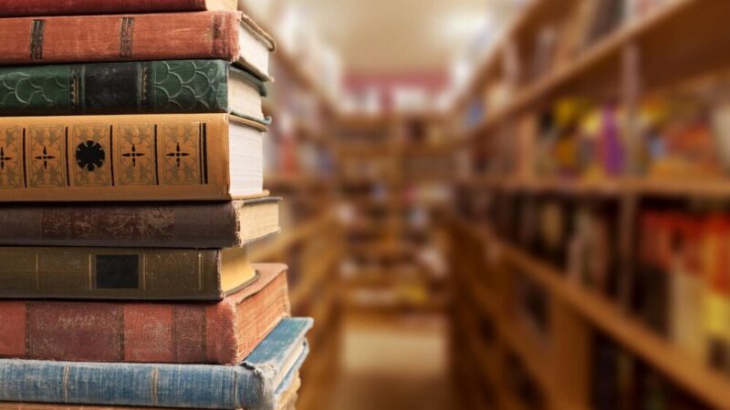 Mariusz Szczygieł w Luboniu: Spotkanie z mistrzem reportażu z okazji 80-lecia Biblioteki