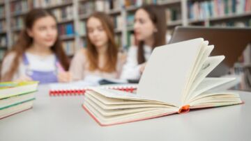 Puszczykowo: trzech licealistów ze stypendiami powiatu